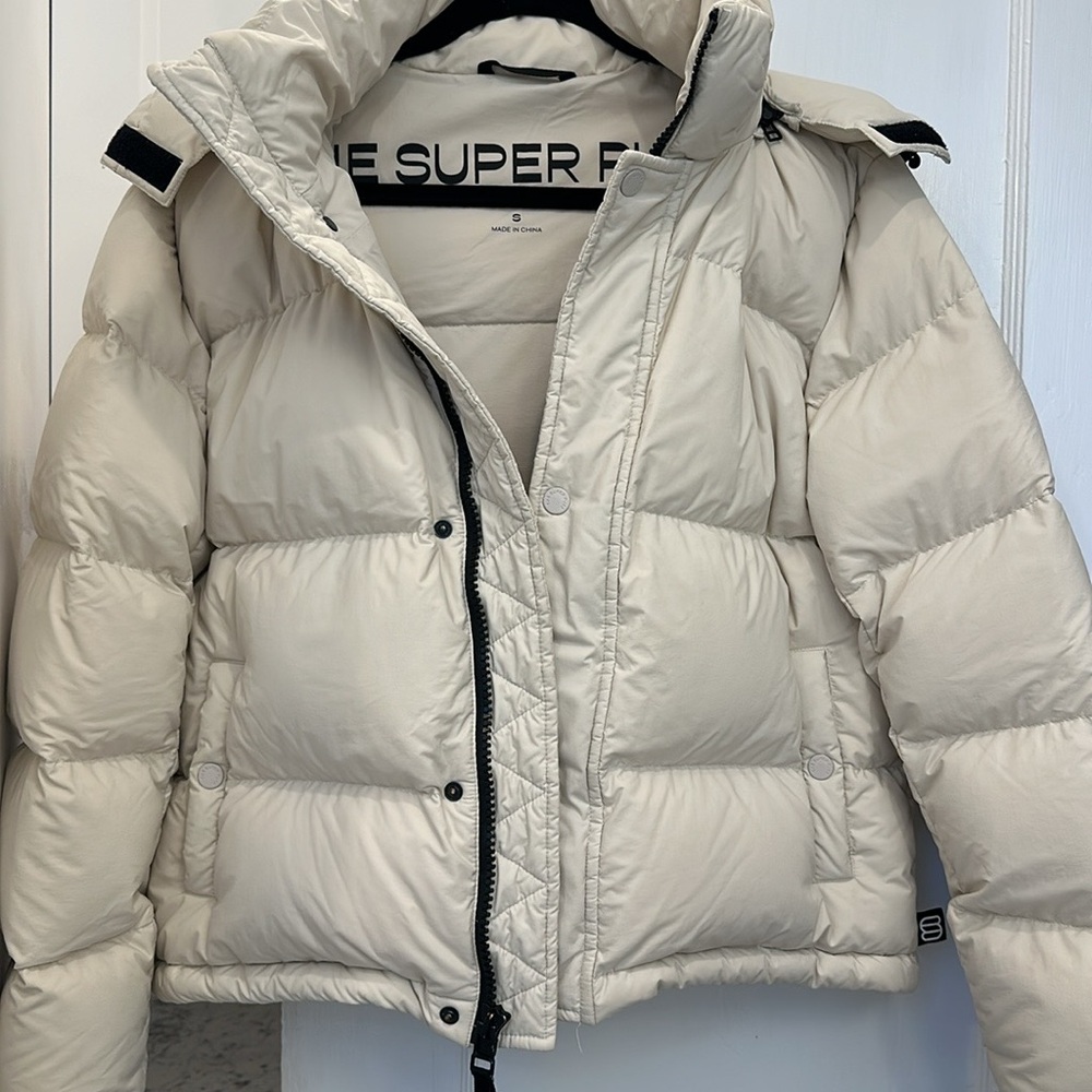 Aritzia Cream super puff matte pearl Puffer Jacket Sz Small - Picture 8 of 8